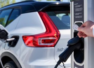 Volvo Cars and Plugsurfing Offer Europe-wide Charging Service