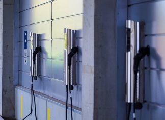 JUICE CHARGER 2 – The World’s First Wall Box With Contactless Credit Card Payment Capability