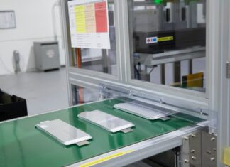 Ford Targets Cheaper, Longer-Range EVs With LMR Battery